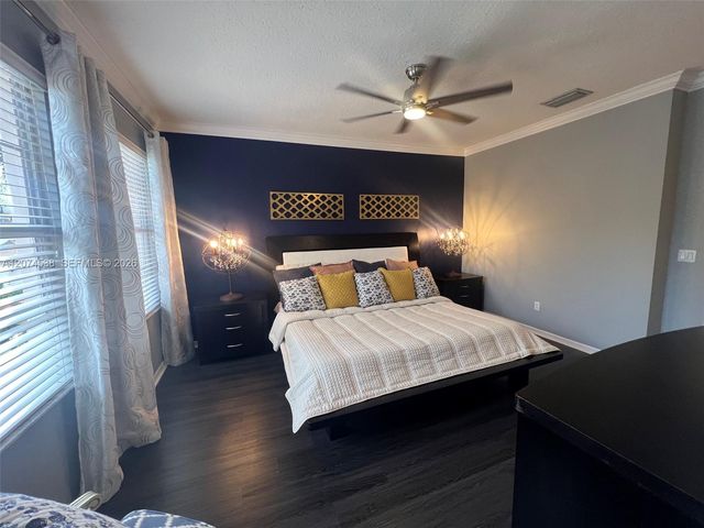 425 Pumpkin Drive, Palm Beach Gardens, FL 33410