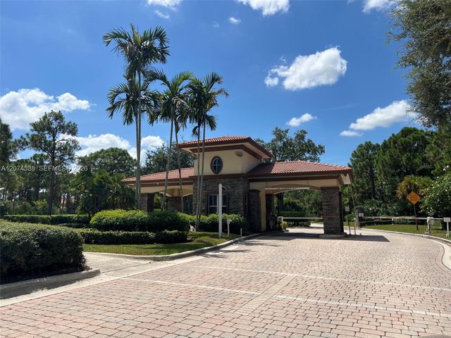 425 Pumpkin Drive, Palm Beach Gardens, FL 33410