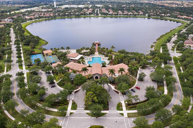 425 Pumpkin Drive, Palm Beach Gardens, FL 33410