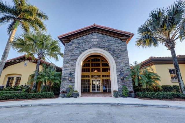 425 Pumpkin Drive, Palm Beach Gardens, FL 33410