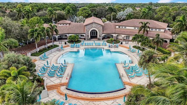 425 Pumpkin Drive, Palm Beach Gardens, FL 33410