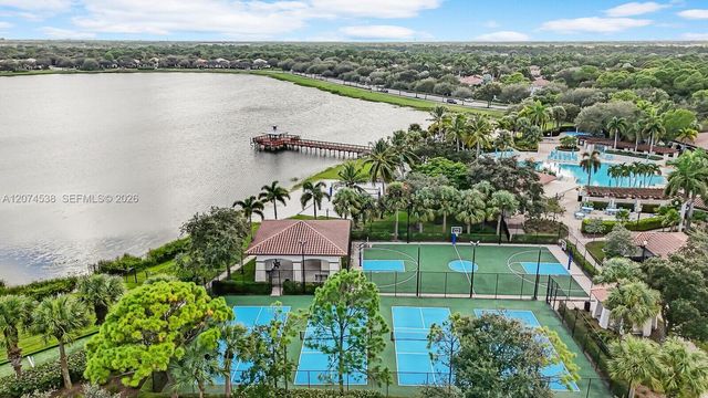 425 Pumpkin Drive, Palm Beach Gardens, FL 33410
