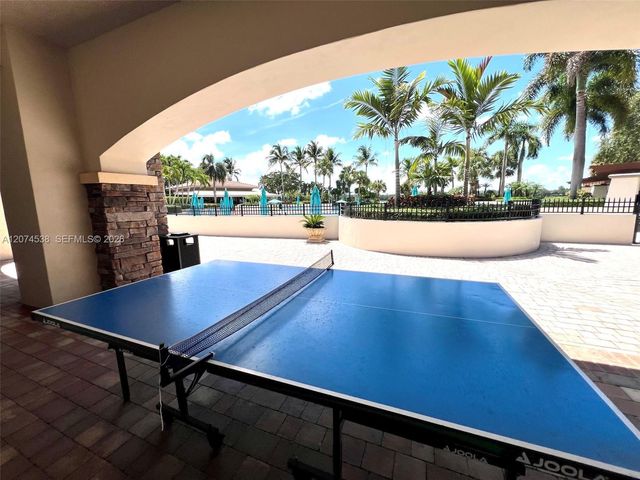 425 Pumpkin Drive, Palm Beach Gardens, FL 33410