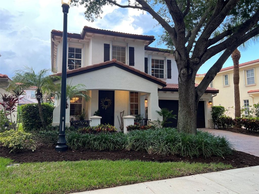 425 Pumpkin Drive, Palm Beach Gardens, FL 33410