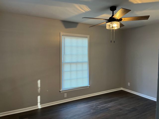 5025 LOCH LOMOND DR, Memphis, TN 38116