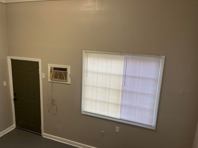 5025 LOCH LOMOND DR, Memphis, TN 38116