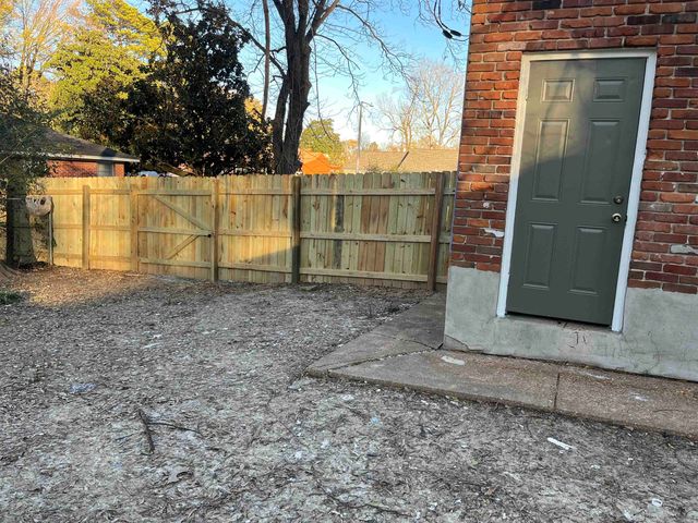 5025 LOCH LOMOND DR, Memphis, TN 38116