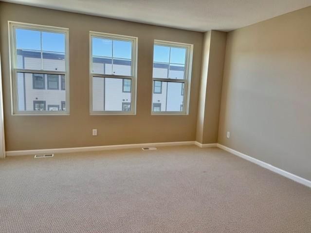 906 Woodlawn Avenue F, Saint Paul, MN 55116