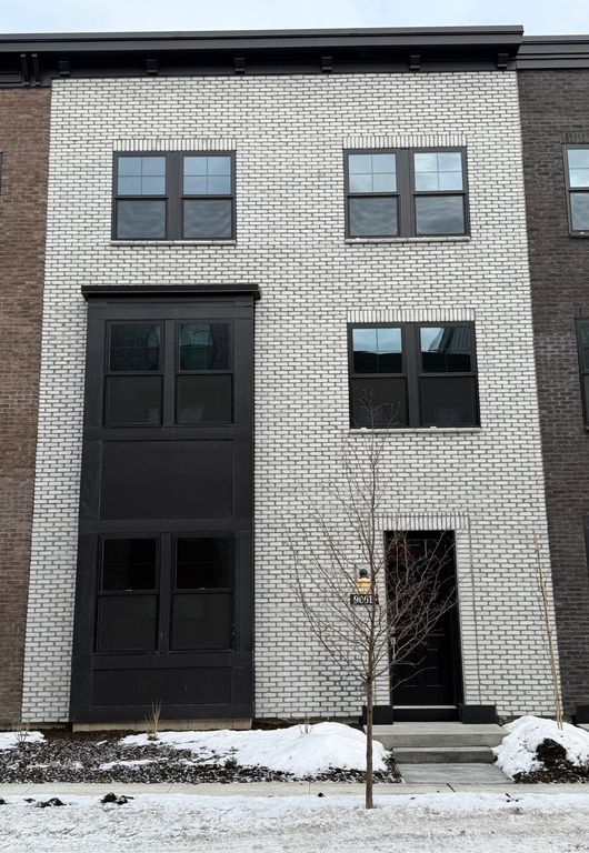 906 Woodlawn Avenue F, Saint Paul, MN 55116