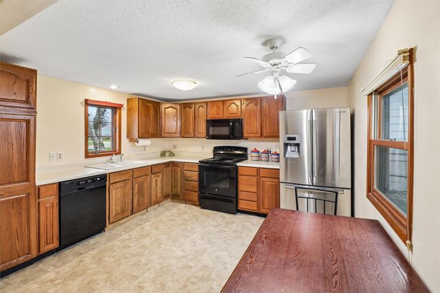 4038 52nd Street, Des Moines, IA 50310