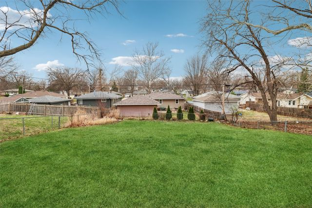 4038 52nd Street, Des Moines, IA 50310