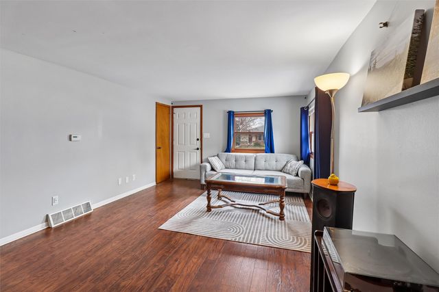 4038 52nd Street, Des Moines, IA 50310