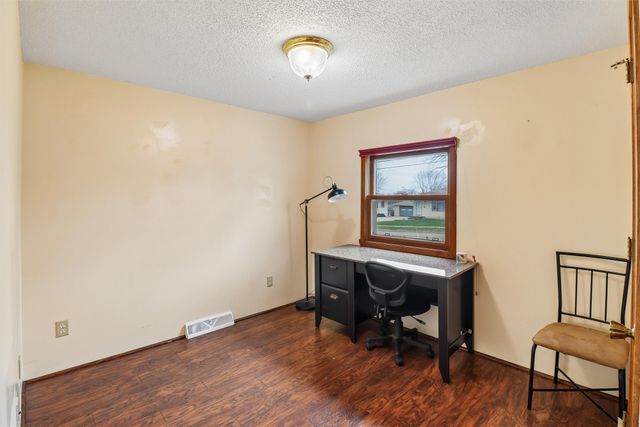 4038 52nd Street, Des Moines, IA 50310