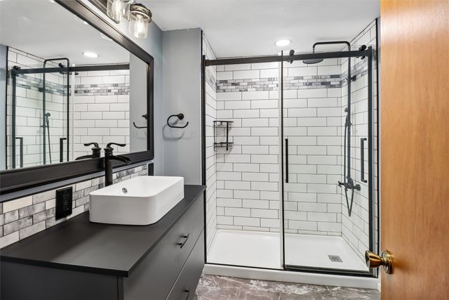 4038 52nd Street, Des Moines, IA 50310