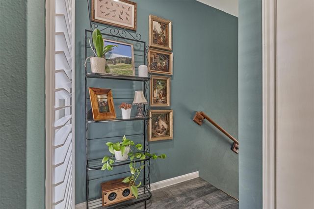 1 April Point Drive S, Montgomery, TX 77356