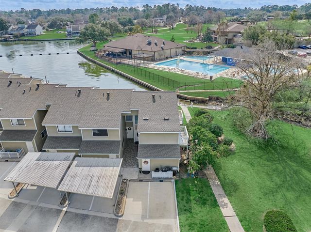 1 April Point Drive S, Montgomery, TX 77356
