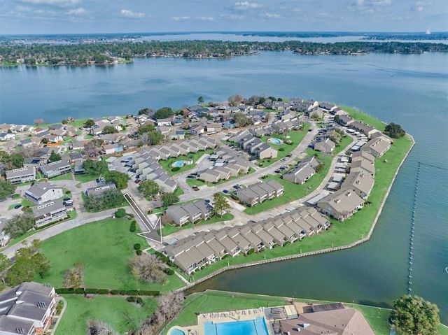 1 April Point Drive S, Montgomery, TX 77356