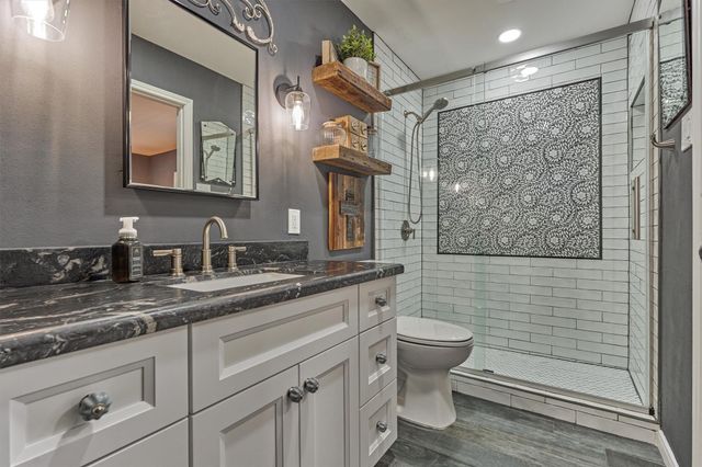 1 April Point Drive S, Montgomery, TX 77356