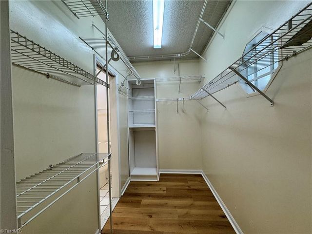 5121 W Wendover Avenue, Jamestown, NC 27282