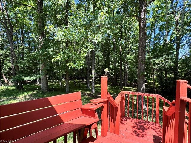 5121 W Wendover Avenue, Jamestown, NC 27282