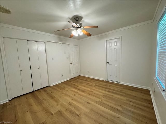 5121 W Wendover Avenue, Jamestown, NC 27282