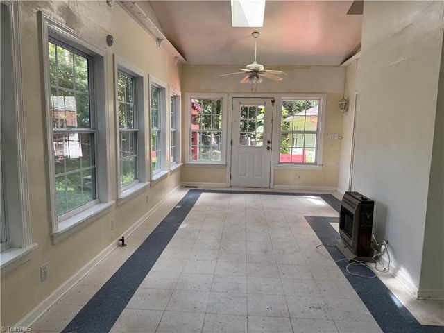 5121 W Wendover Avenue, Jamestown, NC 27282