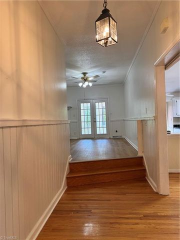 5121 W Wendover Avenue, Jamestown, NC 27282