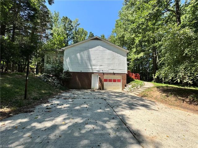 5121 W Wendover Avenue, Jamestown, NC 27282