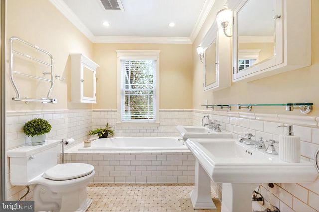 7402 MAPLE AVE, Takoma Park, MD 20912