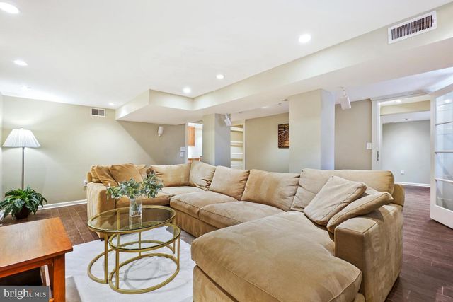 7402 MAPLE AVE, Takoma Park, MD 20912