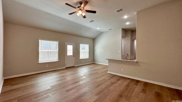 438 Emma Dr, New Braunfels, TX 78130