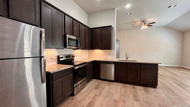 438 Emma Dr, New Braunfels, TX 78130