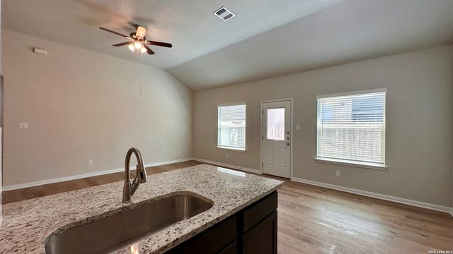 438 Emma Dr, New Braunfels, TX 78130