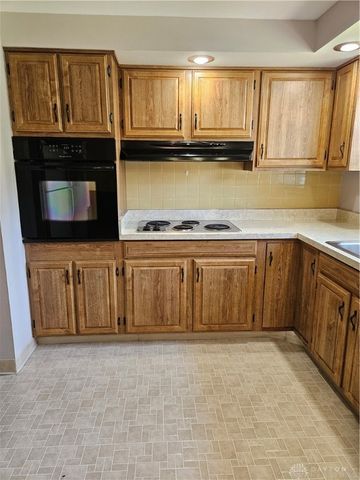 1137 Landsdale Drive, Fairborn, OH 45324