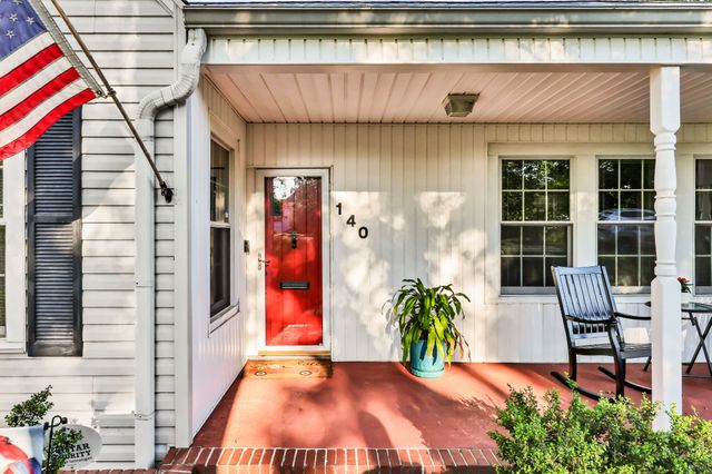 140 E Glenwood Dr, Clarksville, TN 37040