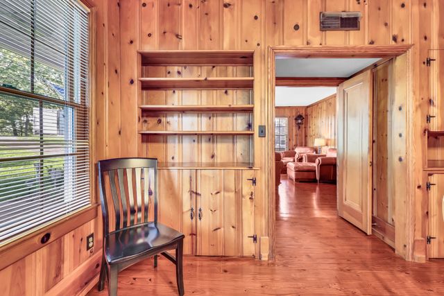 140 E Glenwood Dr, Clarksville, TN 37040