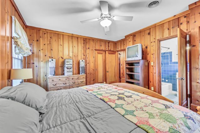 140 E Glenwood Dr, Clarksville, TN 37040