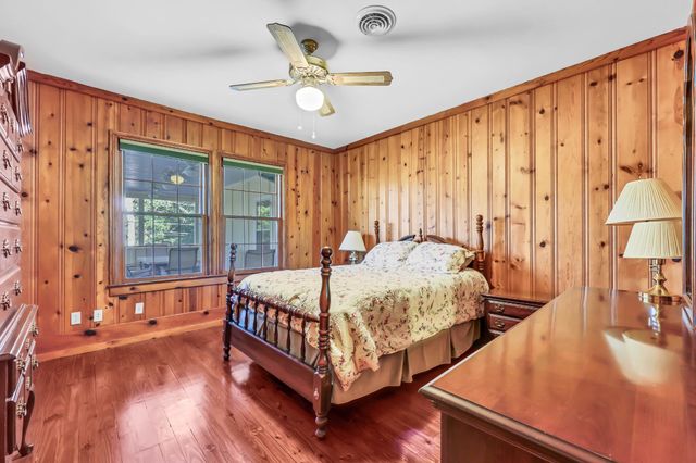 140 E Glenwood Dr, Clarksville, TN 37040