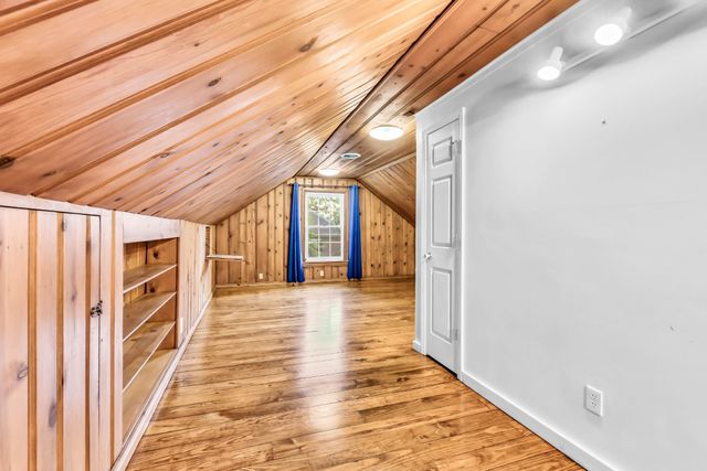 140 E Glenwood Dr, Clarksville, TN 37040