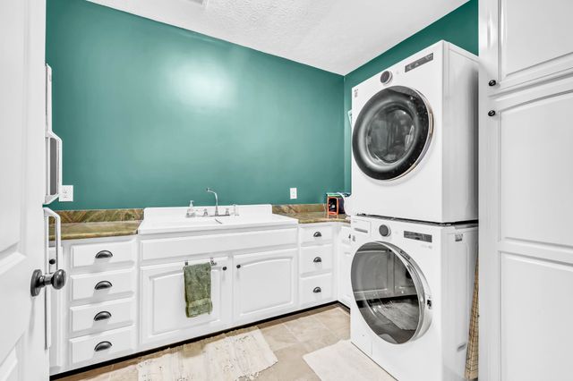 140 E Glenwood Dr, Clarksville, TN 37040