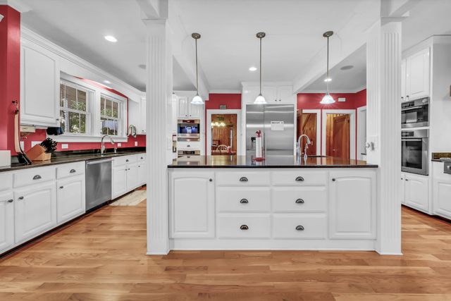 140 E Glenwood Dr, Clarksville, TN 37040
