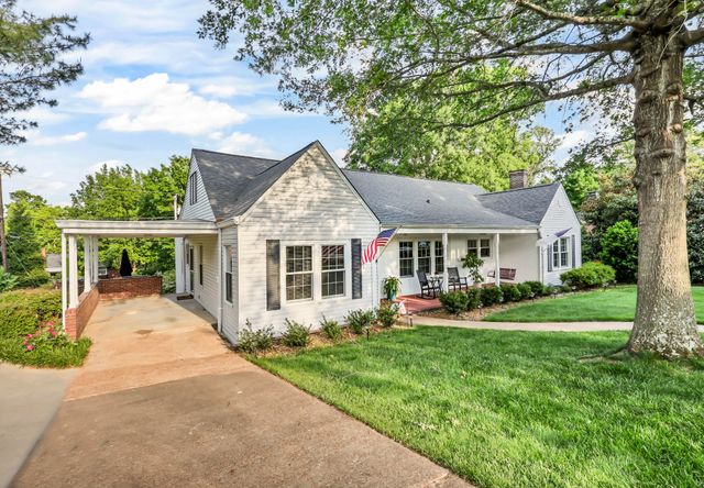 140 E Glenwood Dr, Clarksville, TN 37040