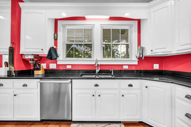 140 E Glenwood Dr, Clarksville, TN 37040
