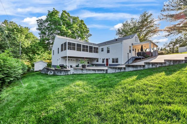 140 E Glenwood Dr, Clarksville, TN 37040