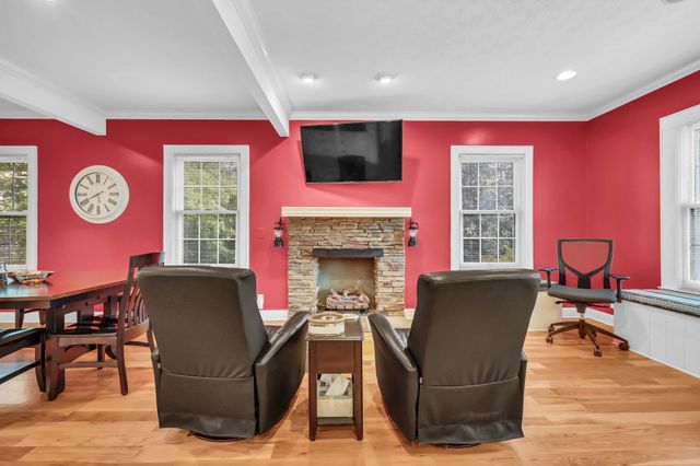 140 E Glenwood Dr, Clarksville, TN 37040