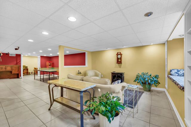 140 E Glenwood Dr, Clarksville, TN 37040