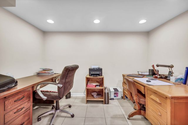 140 E Glenwood Dr, Clarksville, TN 37040
