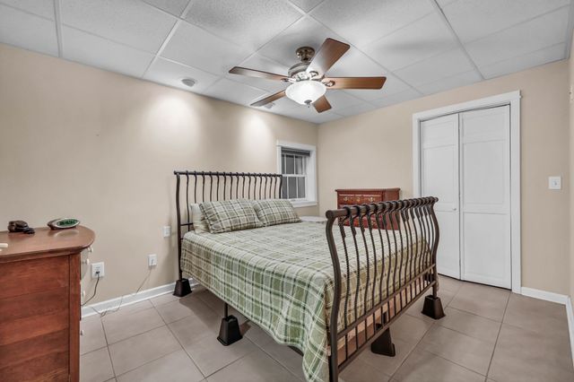 140 E Glenwood Dr, Clarksville, TN 37040