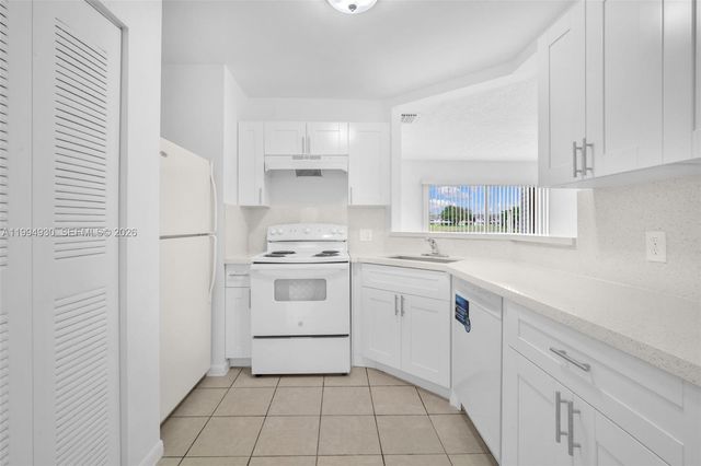 3437 NW 44th St 107, Oakland Park, FL 33309