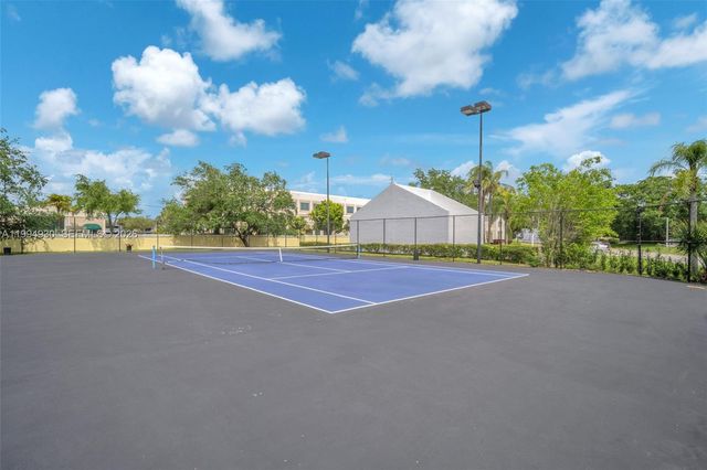 3437 NW 44th St 107, Oakland Park, FL 33309